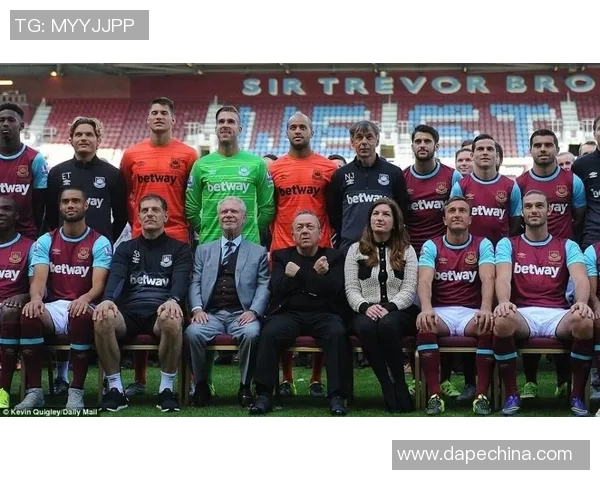 全球顶级足球明星薪资揭秘与收入排行榜分析