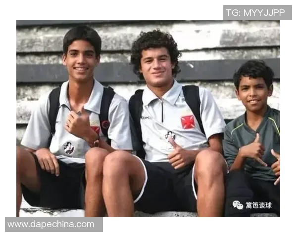 放弃热爱的足球明星背后的故事与心路历程探讨 放弃热爱的足球明星背后的故事与心路历程探讨